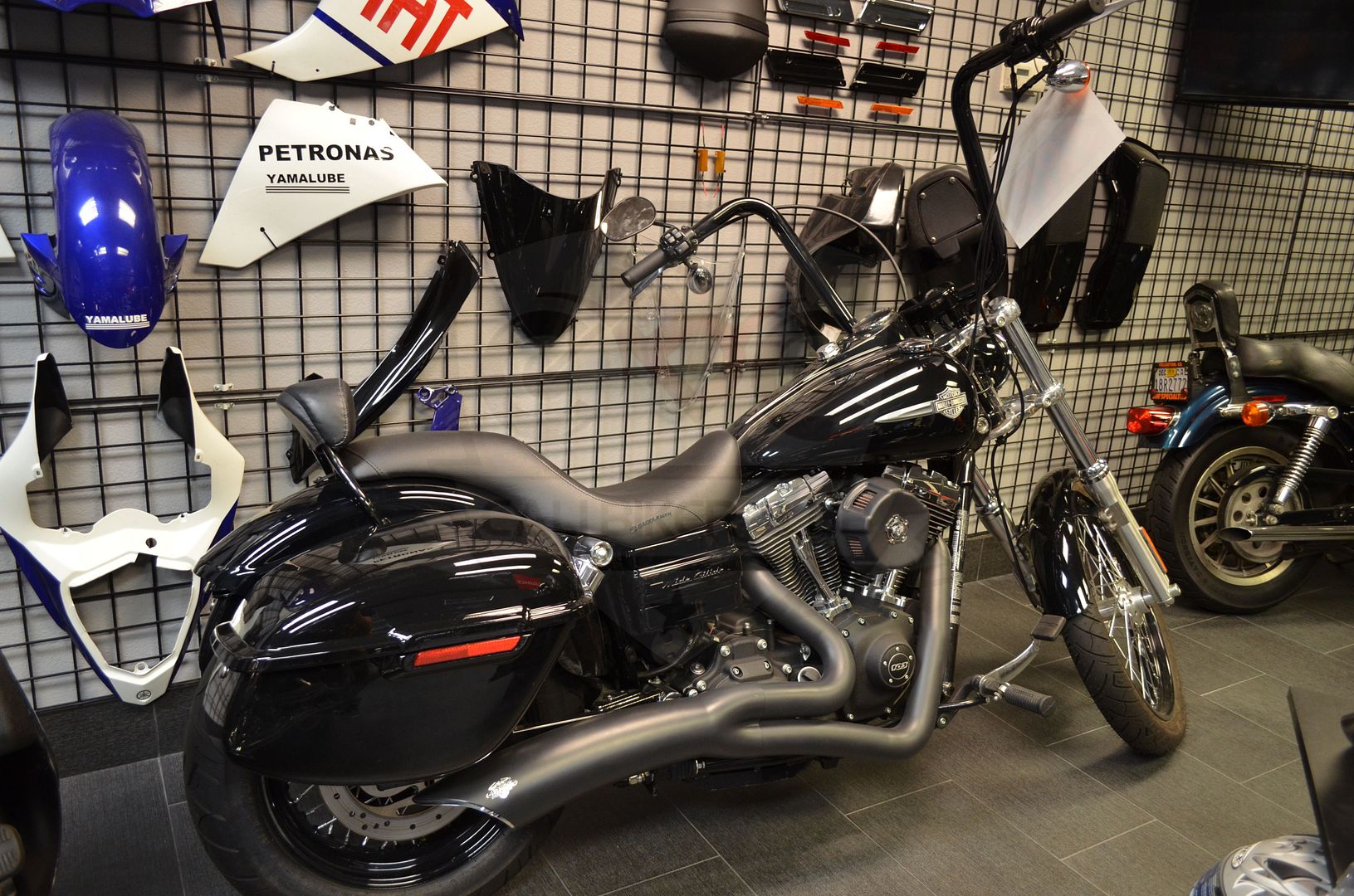 ABS Hard Saddlebags Matte Black w/Mounting Brackets for Harley Dyna